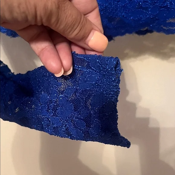 Elegant Blue Lace Long Sleeve Top - Picture 4 of 6